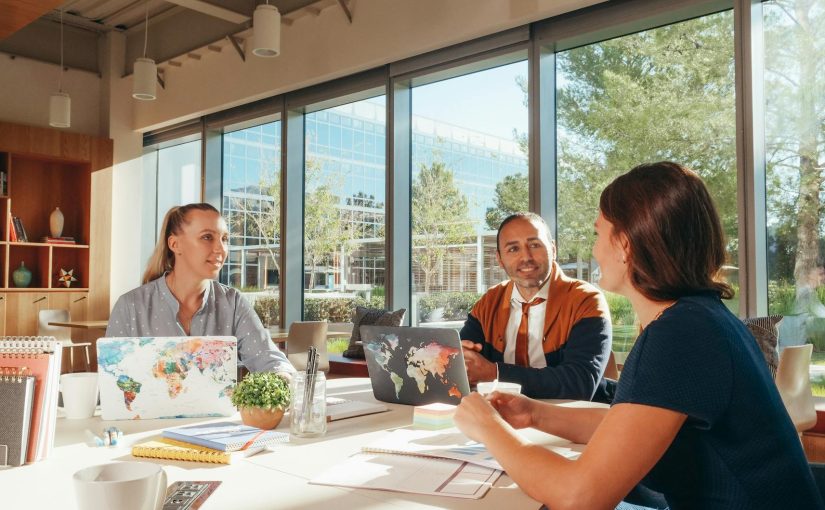 협업과 외주 관리로 전환율 개선하기: 편의점·마트의 성공 전략
